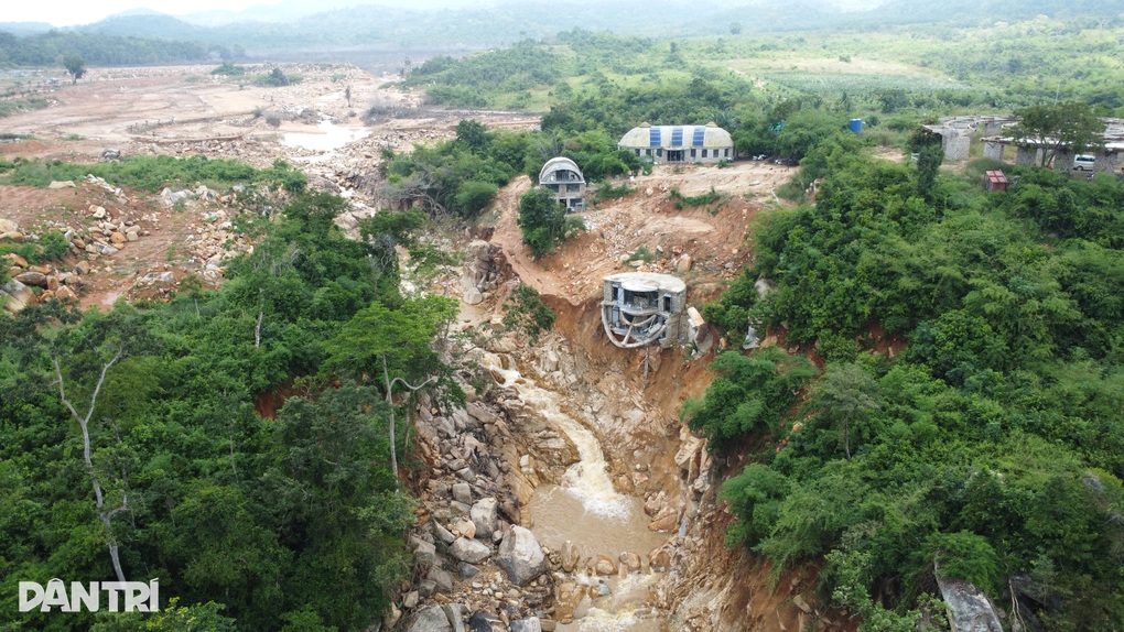 Yêu cầu chủ trang trại vụ vỡ hồ ở Lâm Đồng dừng toàn bộ việc tích nước - 1