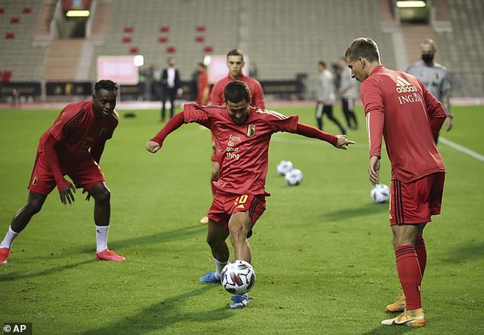 HLV Zinedine Zidane tức giận khi Eden Hazard lại phát phì - 2 HLV Zinedine Zidane tức giận khi Eden Hazard lại phát phì - 2