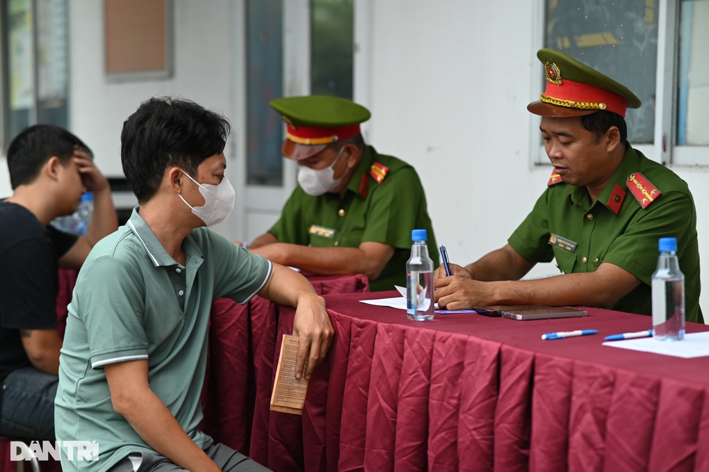 Kiểm tra cảng ở TPHCM, phát hiện 2 tài xế nghi dương tính ma túy - 2 Kiểm tra cảng ở TPHCM, phát hiện 2 tài xế nghi dương tính ma túy - 2