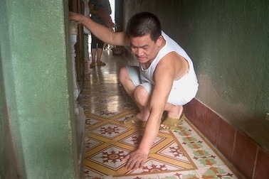 Hoang mang vì nền nhà nóng bất thường