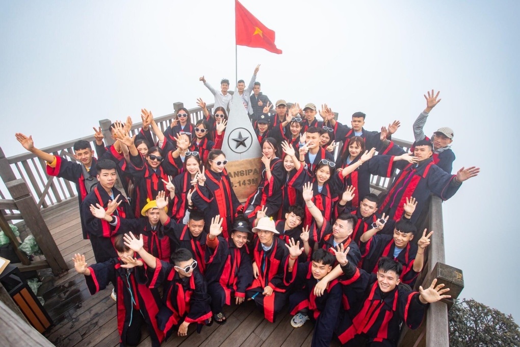 Cáp treo Fansipan khuyến mãi tới 50% cho học sinh, sinh viên - 1 Cáp treo Fansipan khuyến mãi tới 50% cho học sinh, sinh viên - 1