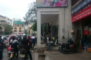 Hà Nội: Hai ngôi nhà “lạ” trên phố Tôn Đức Thắng