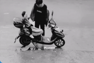 Clip "khoảnh khắc cảm động giữa cha và con gái nhỏ" nổi bật tuần qua