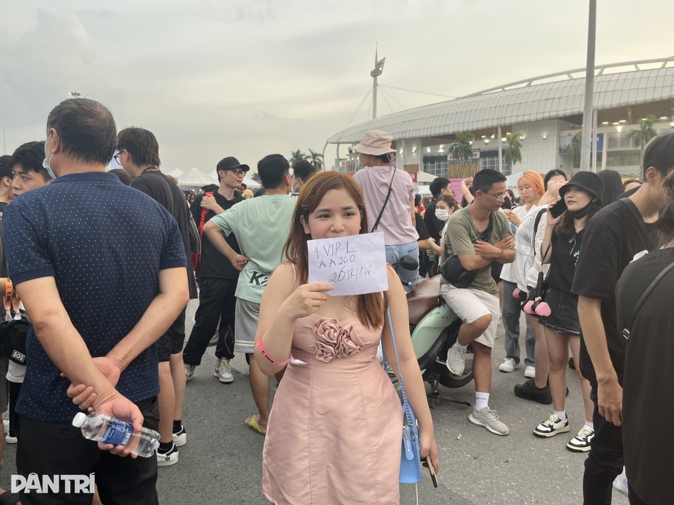 Cuộc chiến vé Blackpink: Khi 40 triệu đồng/cặp, khi hạ hết giá không ai mua - 5 Cuộc chiến vé Blackpink: Khi 40 triệu đồng/cặp, khi hạ hết giá không ai mua - 5