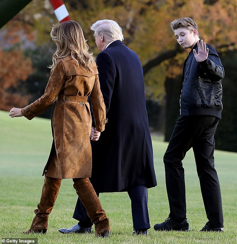 Cậu út nhà Trump mới 13 tuổi đã cao hơn 1,9 mét - 4 Cậu út nhà Trump mới 13 tuổi đã cao hơn 1,9 mét - 4