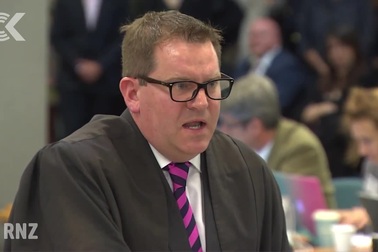 Hẹn hò qua mạng, du khách bị người tình giết hại rồi giấu xác trong vali