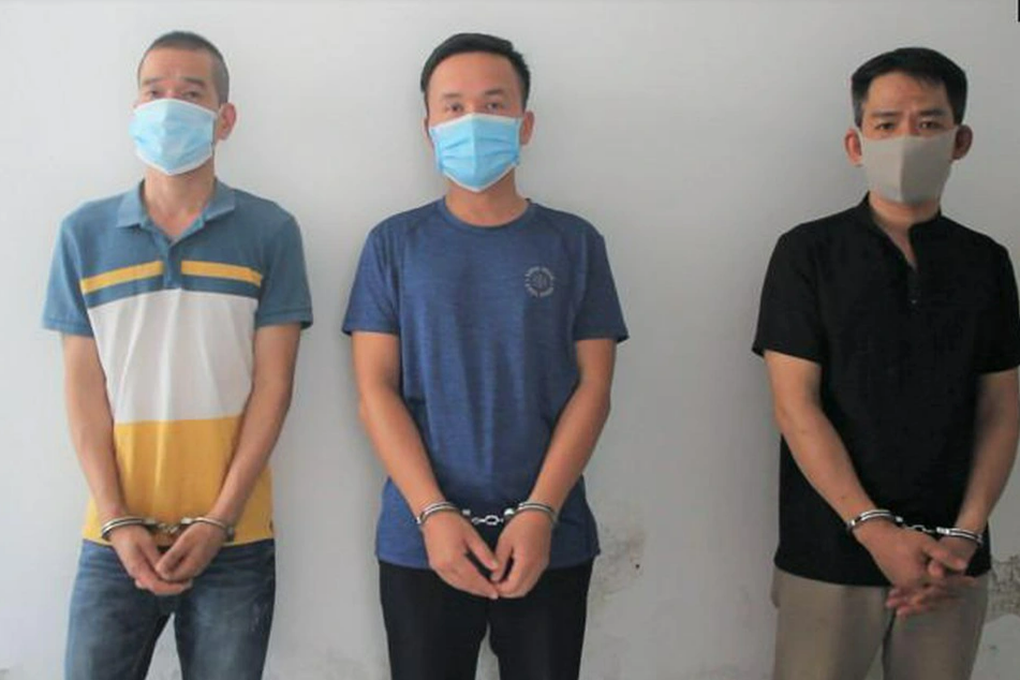 Nổ là cán bộ Sở TN-MT, lừa đảo chiếm đoạt hơn 15 tỷ đồng - 2 Nổ là cán bộ Sở TN-MT, lừa đảo chiếm đoạt hơn 15 tỷ đồng - 2