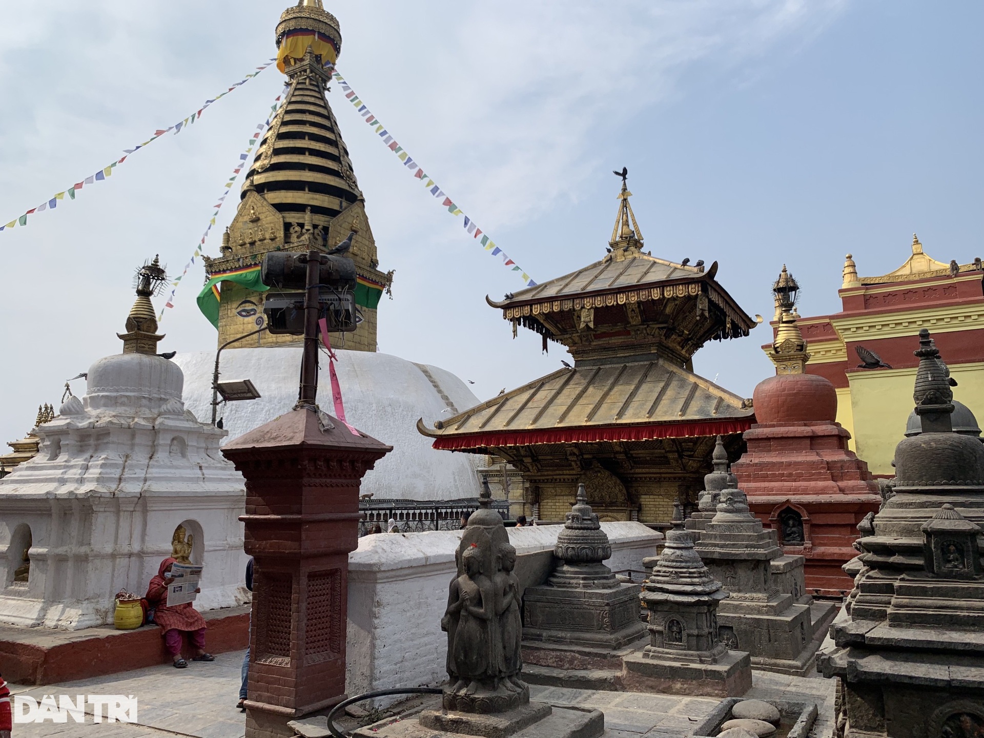Người khuân vác ở Everest và hành trình cô gái Việt tìm thành phố trên mây - 7 Người khuân vác ở Everest và hành trình cô gái Việt tìm thành phố trên mây - 7