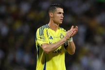 Ronaldo có hành động đẳng cấp, được cổ động viên khen ngợi