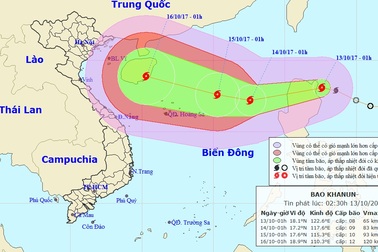 Bão Khanun sắp vào Biển Đông
