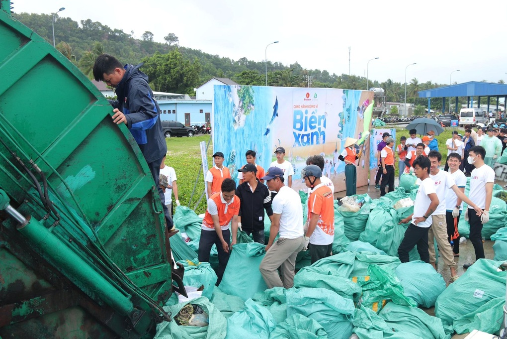 “Cùng hành động vì biển xanh”: Khi 10.000 trái tim lan tỏa thông điệp sống xanh - 4 “Cùng hành động vì biển xanh”: Khi 10.000 trái tim lan tỏa thông điệp sống xanh - 4