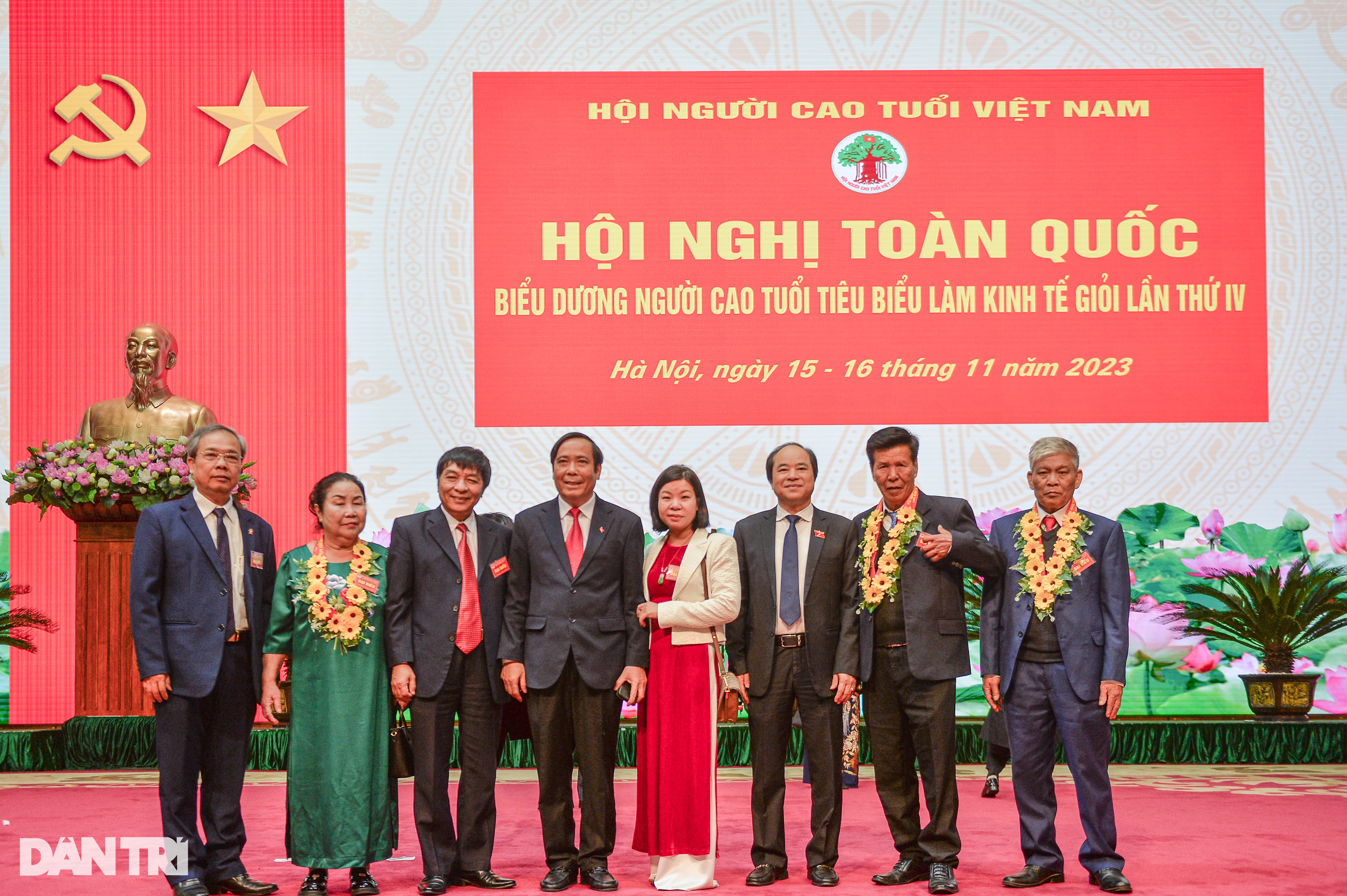 Thủ tướng: Người cao tuổi là chỗ dựa vững chắc cho các thế hệ con cháu - 3 Thủ tướng: Người cao tuổi là chỗ dựa vững chắc cho các thế hệ con cháu - 3