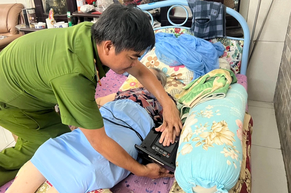 Người cao tuổi, khuyết tật ở TP Thủ Đức được làm CCCD tại nhà - 2 Người cao tuổi, khuyết tật ở TP Thủ Đức được làm CCCD tại nhà - 2