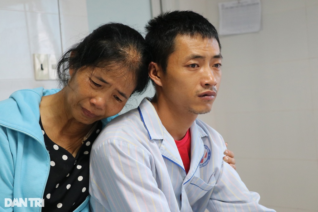 Người phụ nữ cạn nước mắt cầu xin sự sống cho chồng ung thư, con bệnh não - 5 Người phụ nữ cạn nước mắt cầu xin sự sống cho chồng ung thư, con bệnh não - 5