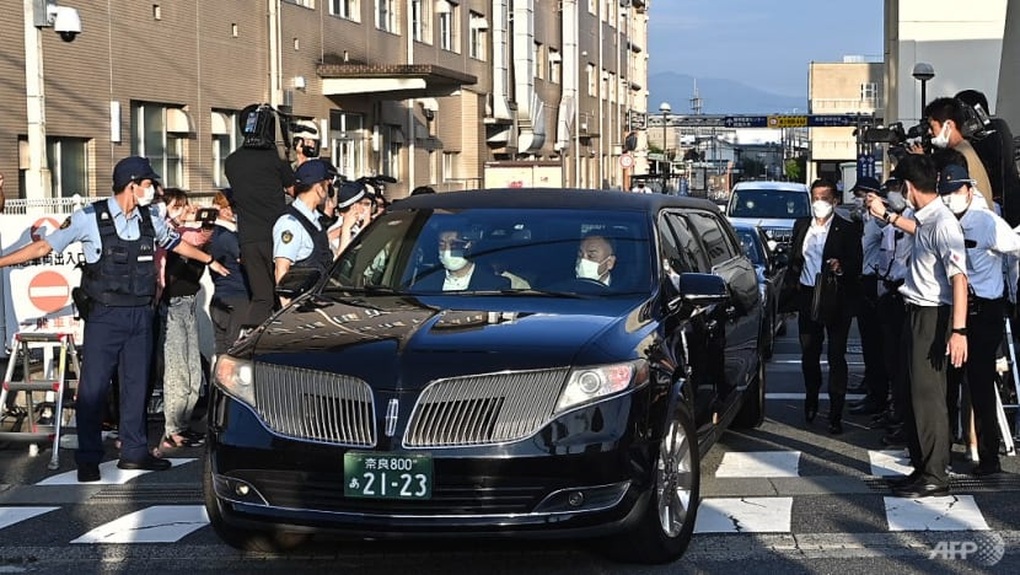 Xe tang đưa thi thể cựu Thủ tướng Abe về Tokyo - 3 Xe tang đưa thi thể cựu Thủ tướng Abe về Tokyo - 3