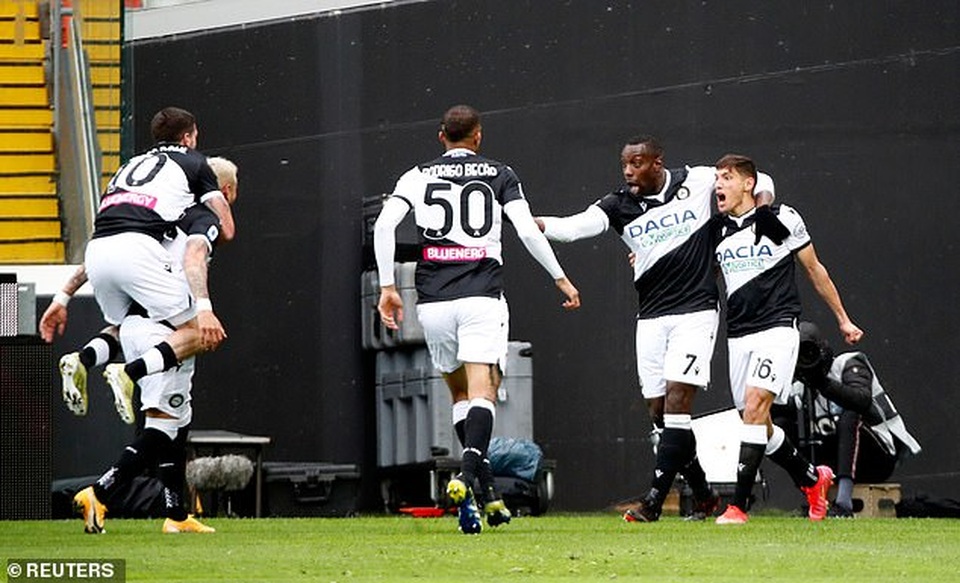 C.Ronaldo hóa siêu nhân, cứu Juventus khỏi thảm họa - 2 C.Ronaldo hóa siêu nhân, cứu Juventus khỏi thảm họa - 2