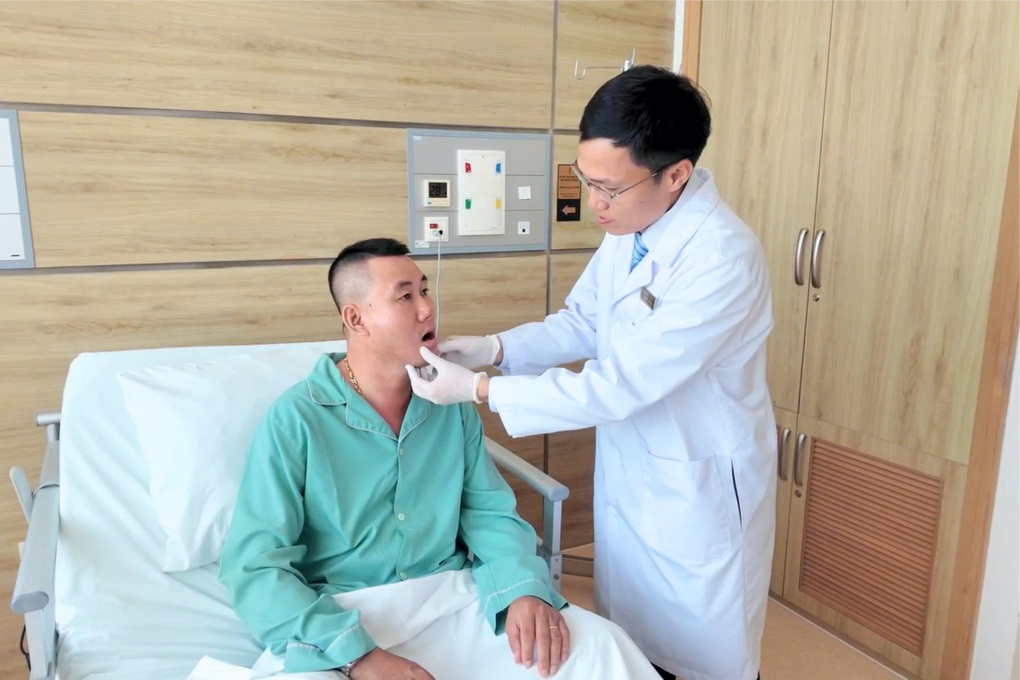 Vinmec Nha Trang phẫu thuật ung thư tuyến giáp không để lại sẹo, giữ trọn giọng nói - 2