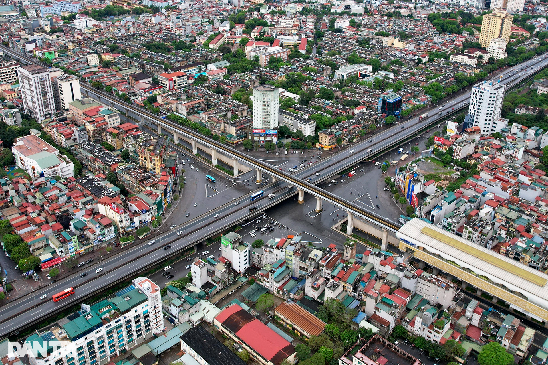 Cửa ngõ phía Nam thông suốt, đường phố Hà Nội vắng vẻ ngày 1/5 - 9 Cửa ngõ phía Nam thông suốt, đường phố Hà Nội vắng vẻ ngày 1/5 - 9
