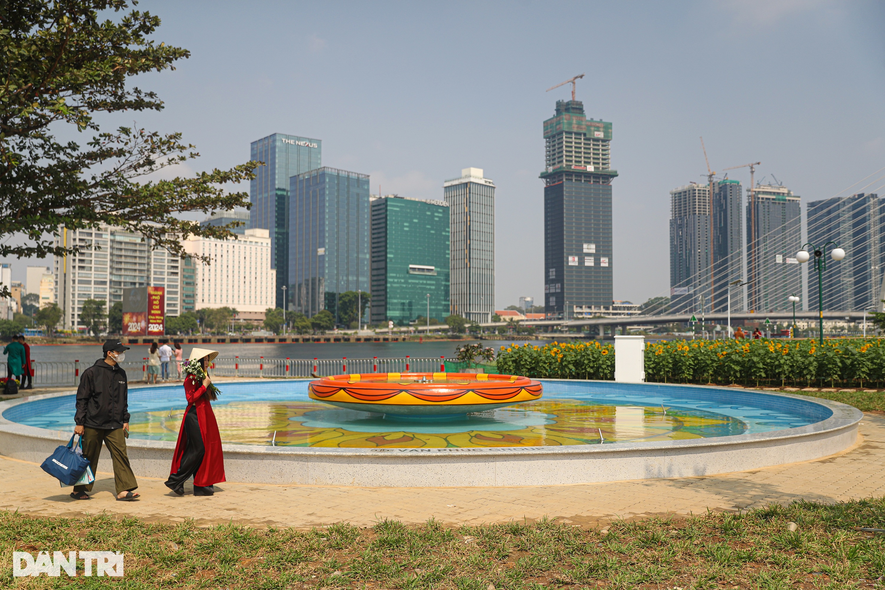 Công viên bờ sông Sài Gòn thay áo mới sau 3 tháng cải tạo - 10