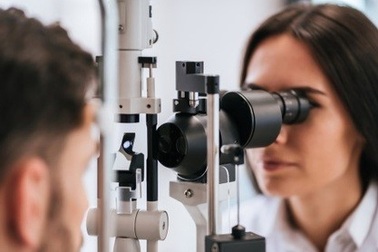 Xét nghiệm mắt có thể phát hiện dấu hiệu sớm của sa sút trí tuệ