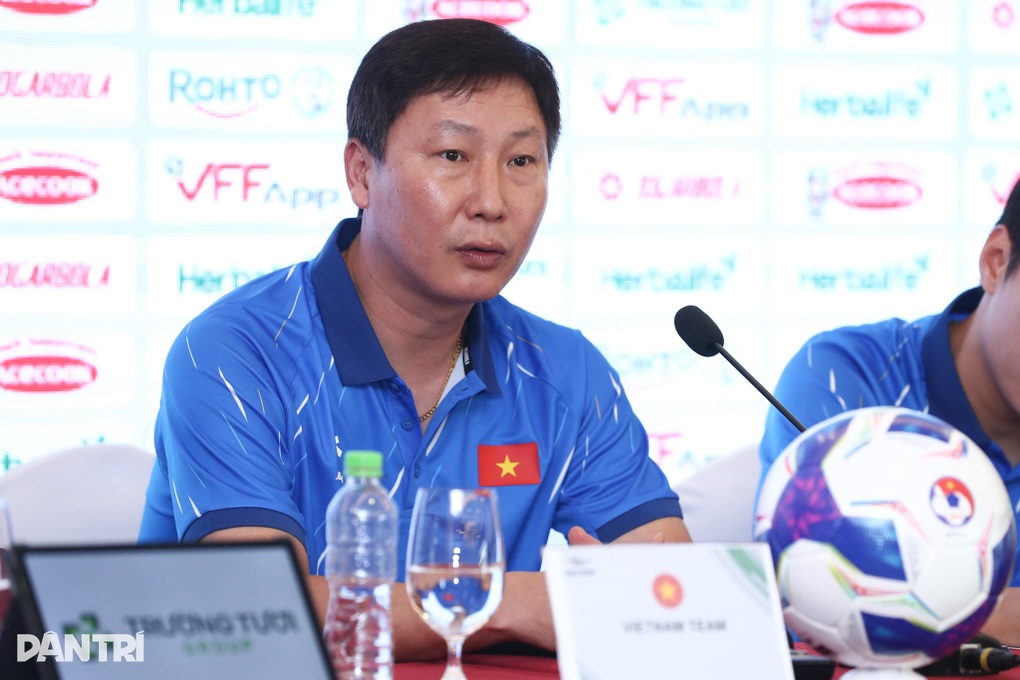 HLV Kim Sang Sik: Ưu tiên Asian Cup, nhưng thắng Malaysia vẫn là mục tiêu - 1