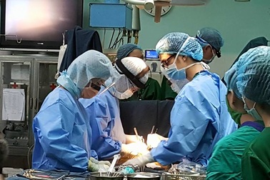 Kỹ thuật khó cứu hàng trăm trẻ khỏi căn bệnh bẩm sinh nguy hiểm