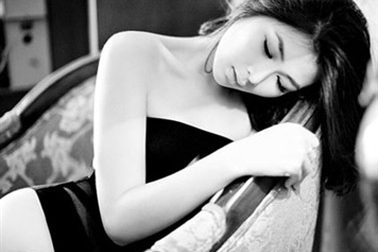 Huy Khánh công khai người yêu mới