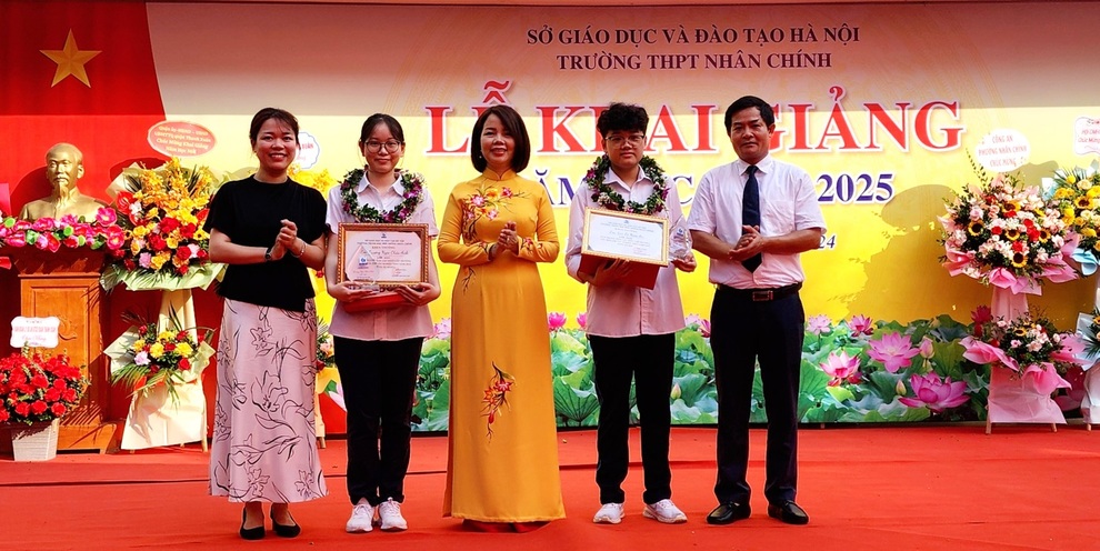 23 triệu học sinh cả nước chính thức bước vào năm học đặc biệt - 21 23 triệu học sinh cả nước chính thức bước vào năm học đặc biệt - 21