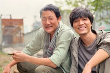 Tô Dũng dán râu, nói giọng địa phương để đóng "Cuộc đời vẫn đẹp sao"