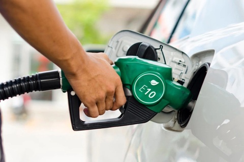 Xăng E10 là gì và có thể dùng cho tất cả ô tô, xe máy không?