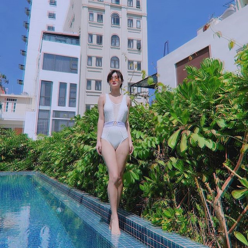 Hội gái xinh yêu cầu thủ Việt khoe dáng nóng bỏng với bikini - 2 Hội gái xinh yêu cầu thủ Việt khoe dáng nóng bỏng với bikini - 2