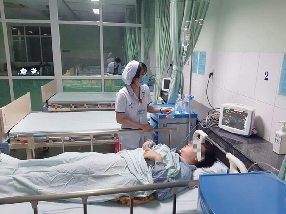 Cắt bỏ khối u nang buồng trứng hơn 2kg cho thai phụ - 2 Cắt bỏ khối u nang buồng trứng hơn 2kg cho thai phụ - 2