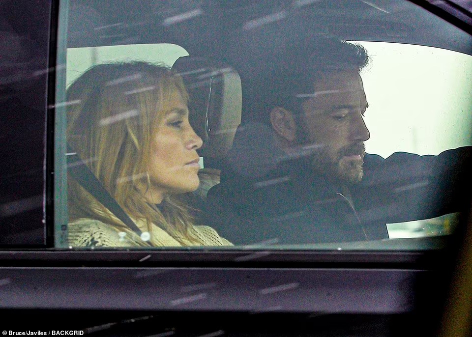 Alex Rodriguez nghĩ gì khi thấy Jennifer Lopez tái ngộ Ben Affleck? - 1 Alex Rodriguez nghĩ gì khi thấy Jennifer Lopez tái ngộ Ben Affleck? - 1