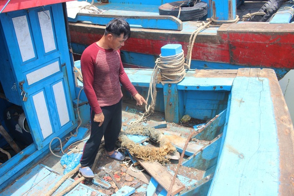 Làng chài tỷ phú bị cuốn phăng ra biển cùng món nợ khổng lồ! - 2 Làng chài tỷ phú bị cuốn phăng ra biển cùng món nợ khổng lồ! - 2