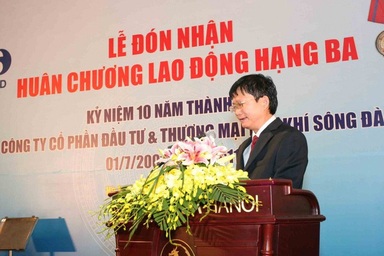 Mang vali tiền biếu Trịnh Xuân Thanh, em trai ông Đinh La Thăng bị truy tố