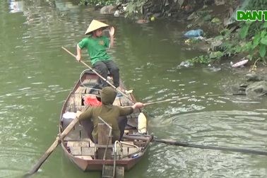 Phương tiện tiễn ông Táo vừa xuống nước đã rơi vào lưới bát quái, kích điện