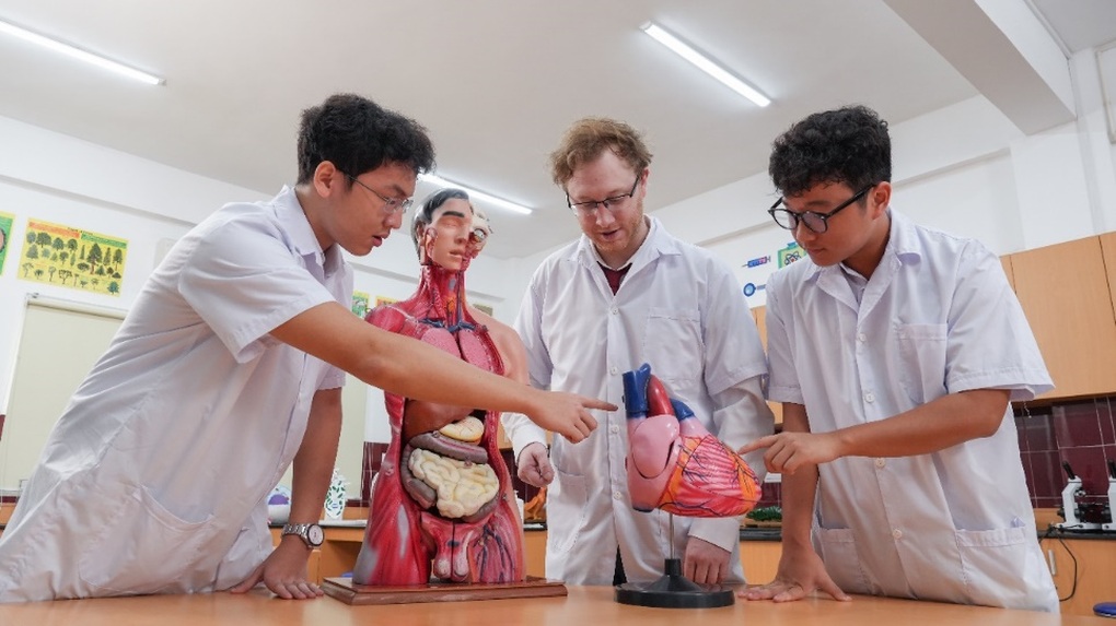 Cậu học trò Asian School đạt IELTS 8.0 khi đang học lớp 9 - 3 Cậu học trò Asian School đạt IELTS 8.0 khi đang học lớp 9 - 3