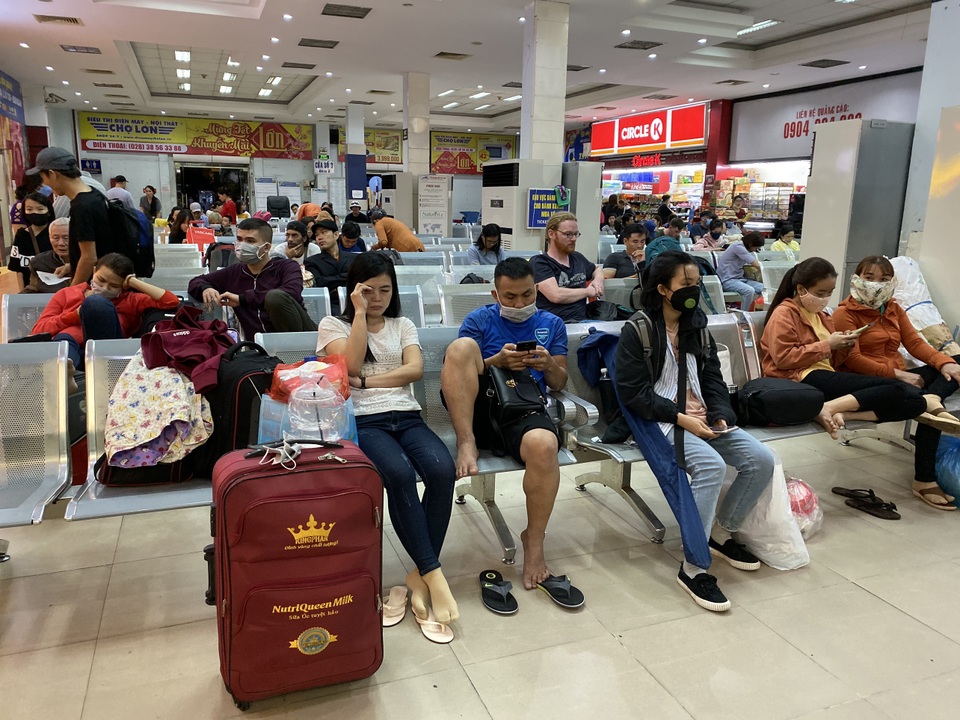 Chuyến tàu cuối cùng rời ga Sài Gòn trước thời khắc giao thừa - 5 Chuyến tàu cuối cùng rời ga Sài Gòn trước thời khắc giao thừa - 5
