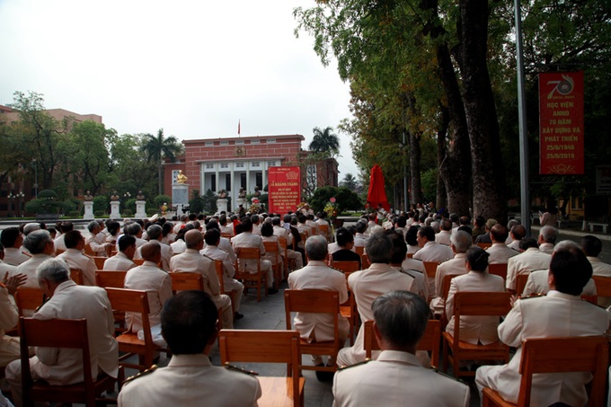 Quang cảnh lễ cắt băng khánh thành Đài kỷ niệm