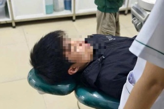 Vụ thanh niên mặc áo shipper bị đánh tới tấp: Nạn nhân là học sinh