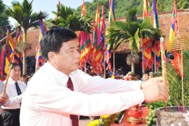 Long trọng lễ tưởng niệm 570 năm ngày mất Anh hùng dân tộc Nguyễn Trãi