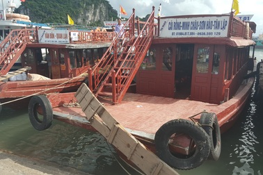 Hơn  2.000 du khách mắc kẹt ở đảo Cô Tô