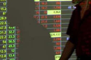 Vn-Index chỉ còn cách đáy cũ 4 điểm