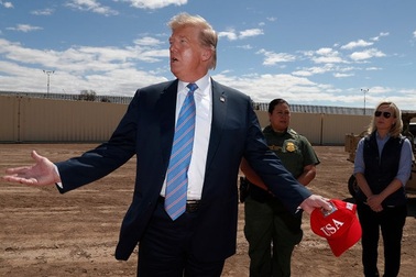 Hạ viện Mỹ đệ đơn kiện Tổng thống Donald Trump