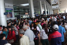 Lo ngại quá tải, Tân Sơn Nhất đề nghị hành khách đến sớm 3 tiếng
