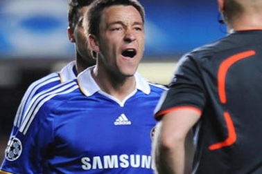 John Terry: “UEFA thiếu công bằng khi phạt nặng Drogba”
