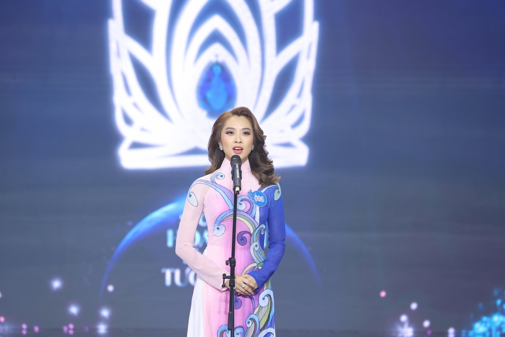 Nữ thông dịch viên khóc nấc khi đăng quang Miss Peace Vietnam 2022 - 3 Nữ thông dịch viên khóc nấc khi đăng quang Miss Peace Vietnam 2022 - 3