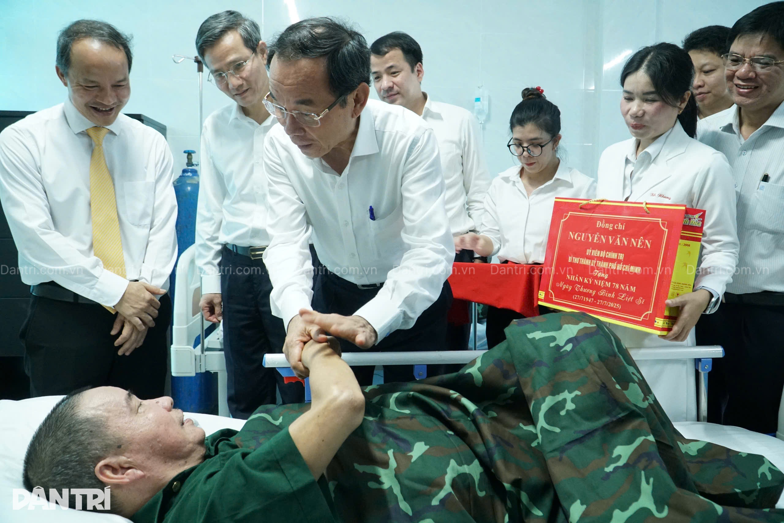 Chuyện tình ở lại nơi mái nhà điều dưỡng - 3 Chuyện tình ở lại nơi mái nhà điều dưỡng - 3