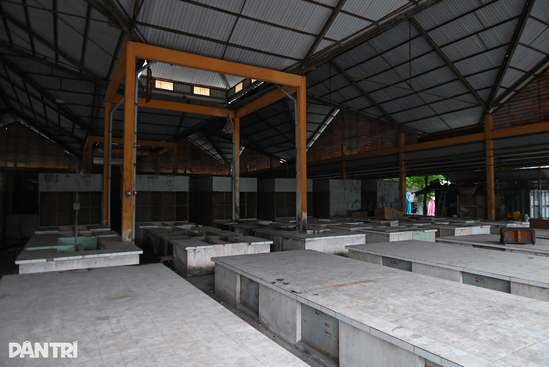 Những ngôi chợ hàng tỷ đồng bị bỏ hoang ở TPHCM - 11 Những ngôi chợ hàng tỷ đồng bị bỏ hoang ở TPHCM - 11
