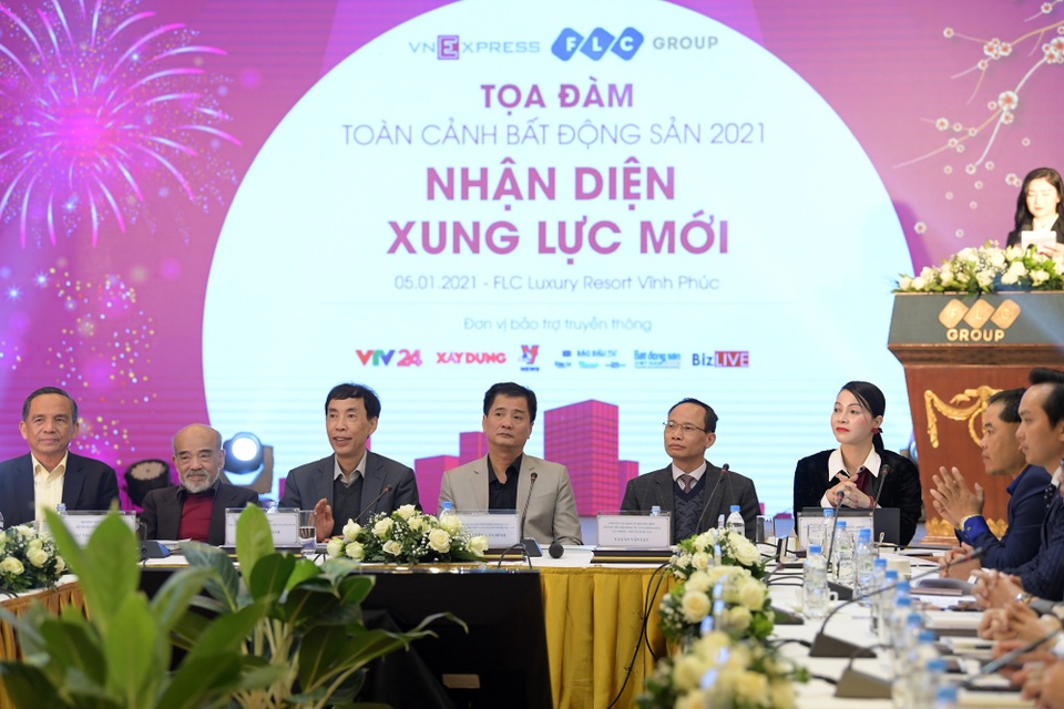 Năm 2021, bất động sản có vượt chứng khoán, thành kênh đầu tư nóng nhất? - 2 Năm 2021, bất động sản có vượt chứng khoán, thành kênh đầu tư nóng nhất? - 2
